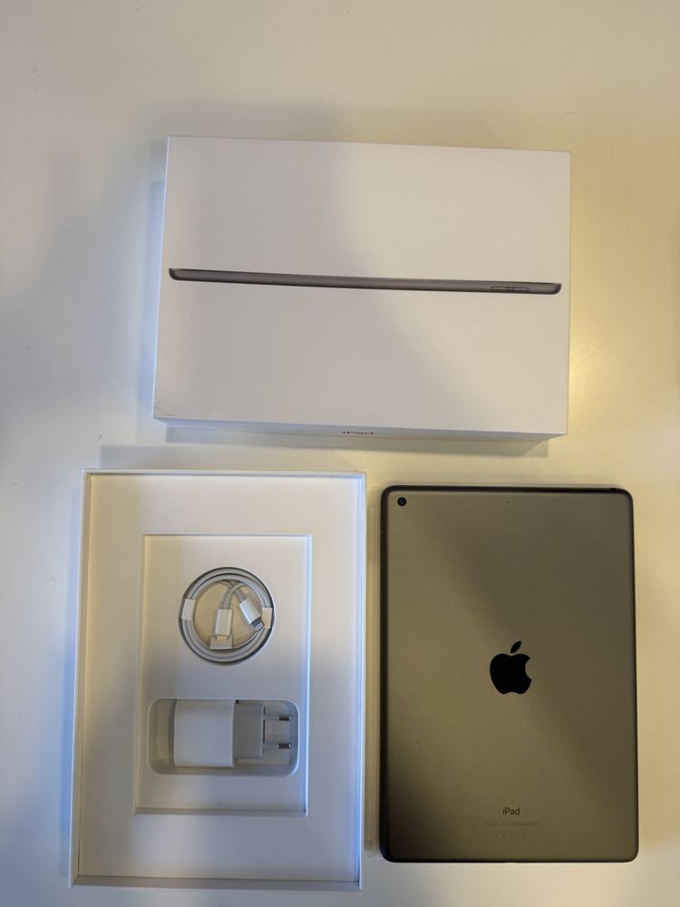 iPad 9ª geração 64 GB + acessórios