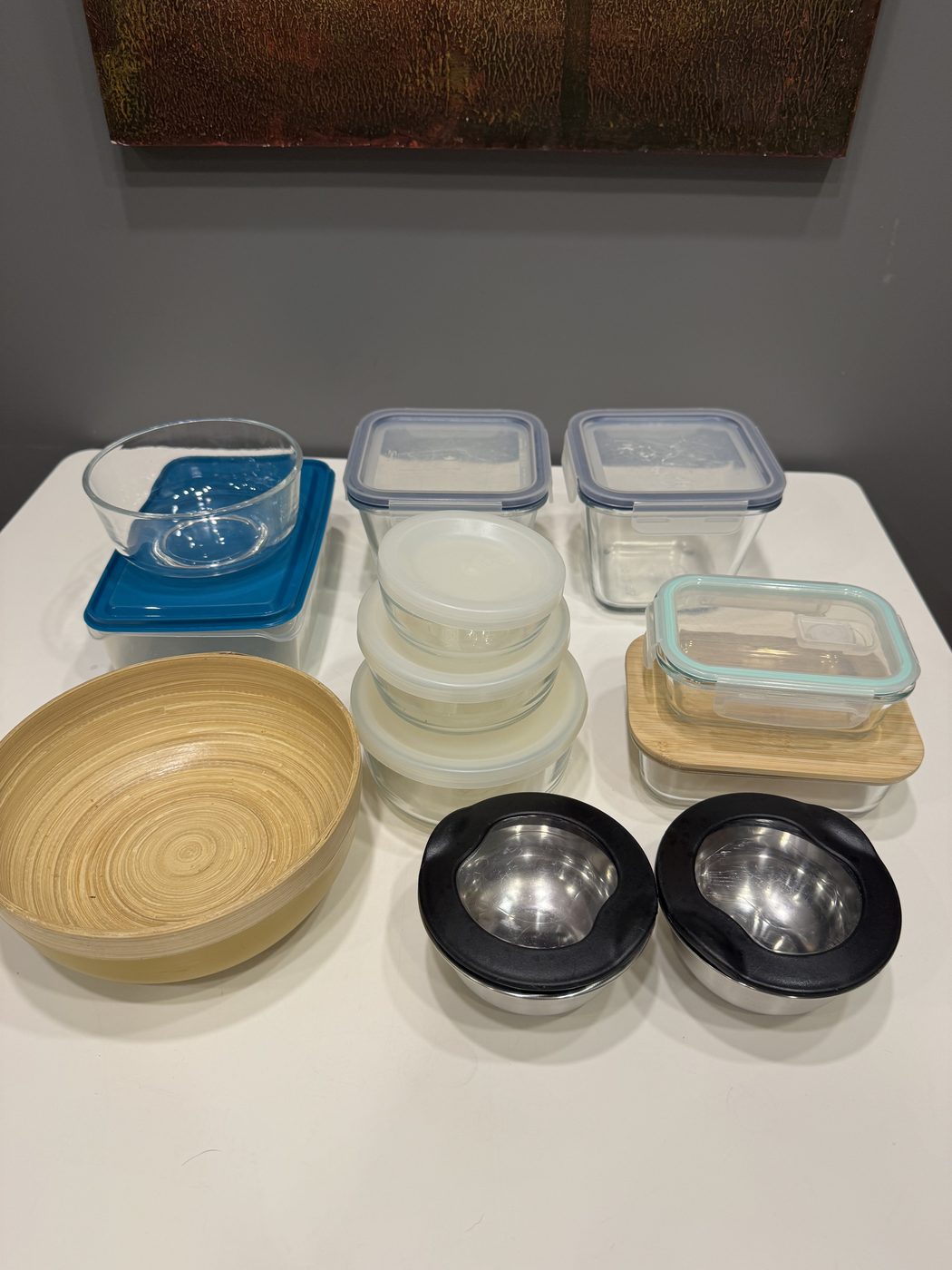 Potes e tigelas de vidro, bambu e inox