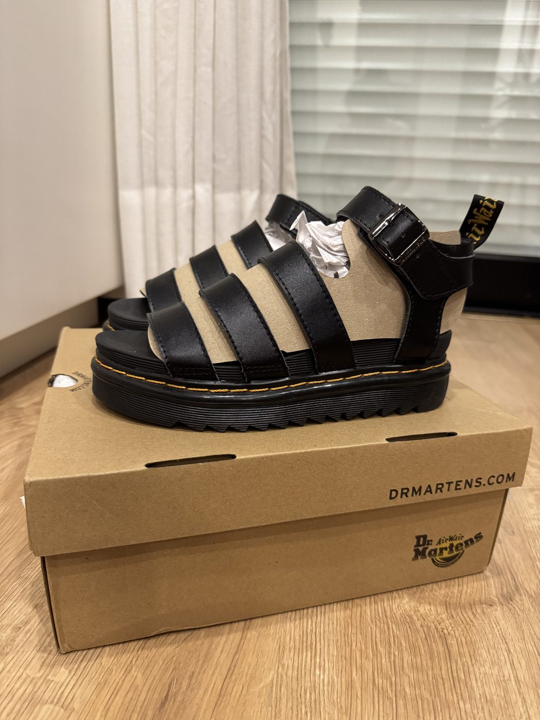 Dr. Martens Blaire sandália gladiadora preta, tamanho 39